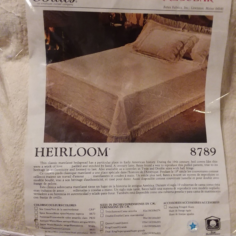 Vintage 1980s Bates Heirloom Bedspread